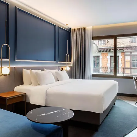 מלון Radisson Collection