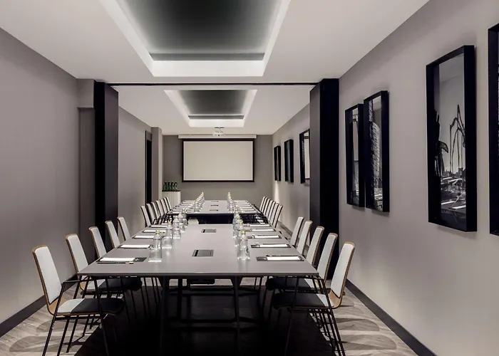 Ξενοδοχείο Radisson Collection 5*