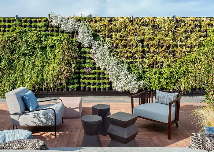 Ξενοδοχείο Radisson Collection 5*