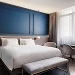 Готель Radisson Collection 5*