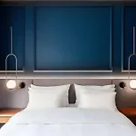 Готель Radisson Collection